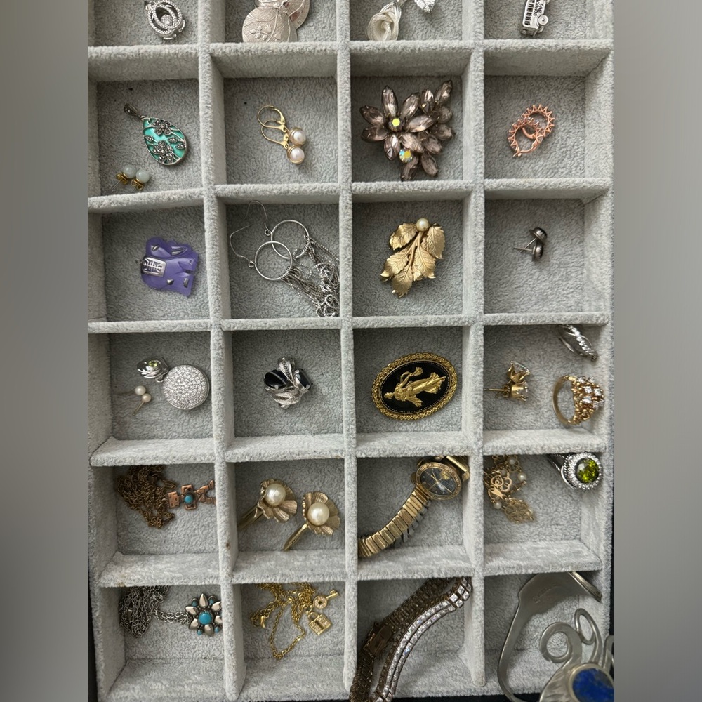 Vintage to Now various jewelry pieces LOT